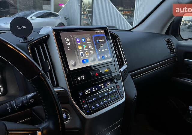 Белый Тойота Ленд Крузер, объемом двигателя 4.46 л и пробегом 125 тыс. км за 58000 $, фото 20 на Automoto.ua