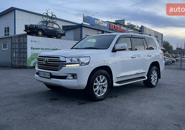 Белый Тойота Ленд Крузер, объемом двигателя 4.46 л и пробегом 125 тыс. км за 58000 $, фото 34 на Automoto.ua