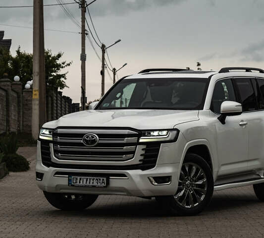 Белый Тойота Ленд Крузер, объемом двигателя 3.45 л и пробегом 60 тыс. км за 78000 $, фото 1 на Automoto.ua