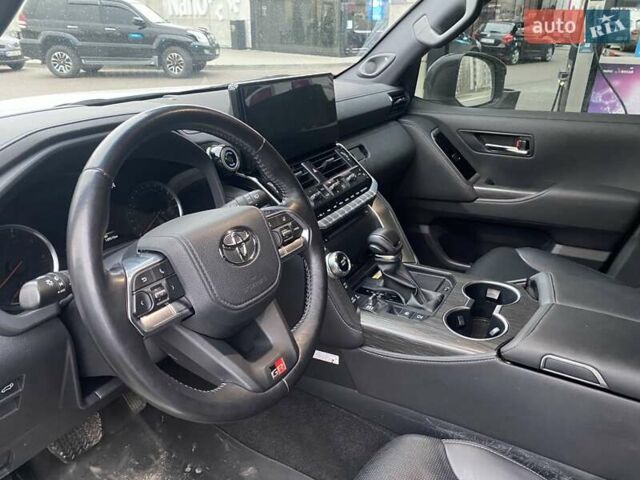 Білий Тойота Ленд Крузер, об'ємом двигуна 3.35 л та пробігом 139 тис. км за 66500 $, фото 5 на Automoto.ua