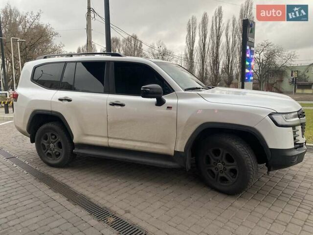 Білий Тойота Ленд Крузер, об'ємом двигуна 3.35 л та пробігом 139 тис. км за 66500 $, фото 2 на Automoto.ua