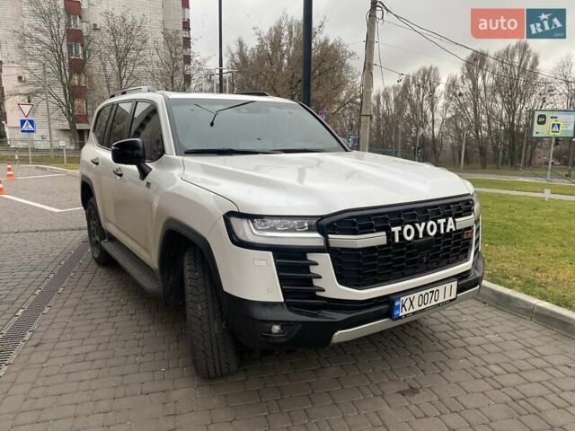Білий Тойота Ленд Крузер, об'ємом двигуна 3.35 л та пробігом 139 тис. км за 66500 $, фото 1 на Automoto.ua