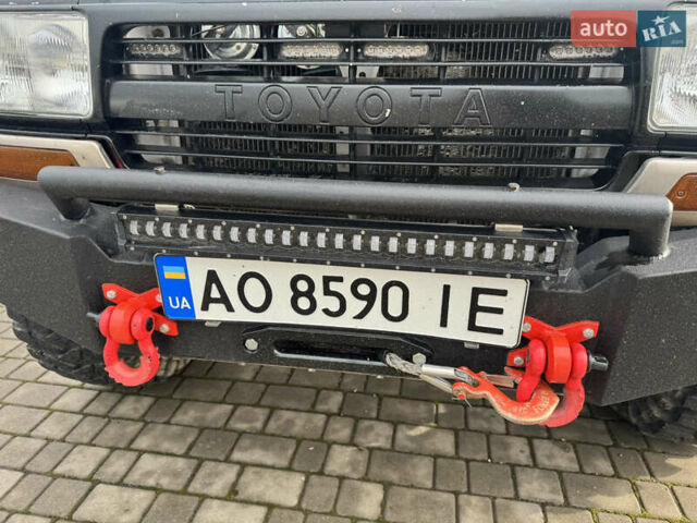 Бежевый Тойота Ленд Крузер, объемом двигателя 4.16 л и пробегом 300 тыс. км за 18900 $, фото 12 на Automoto.ua