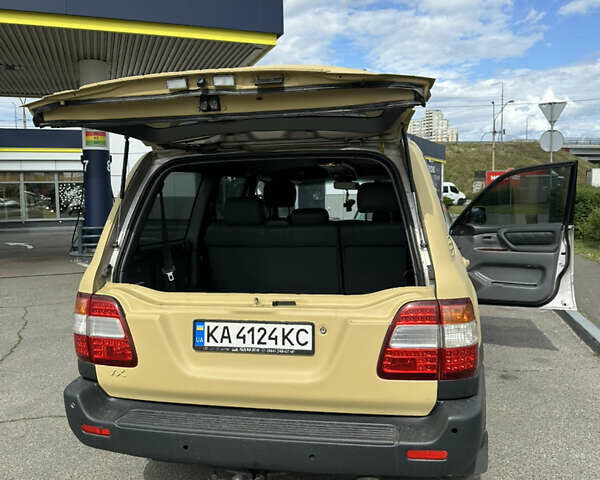 Бежевый Тойота Ленд Крузер, объемом двигателя 4.66 л и пробегом 490 тыс. км за 8700 $, фото 15 на Automoto.ua