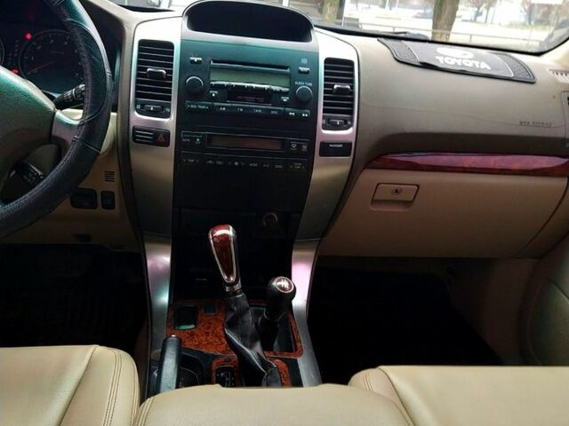 Бежевый Тойота Ленд Крузер, объемом двигателя 4 л и пробегом 330 тыс. км за 12500 $, фото 5 на Automoto.ua