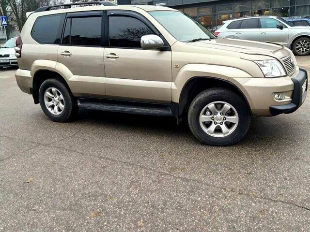 Бежевый Тойота Ленд Крузер, объемом двигателя 4 л и пробегом 330 тыс. км за 12500 $, фото 2 на Automoto.ua