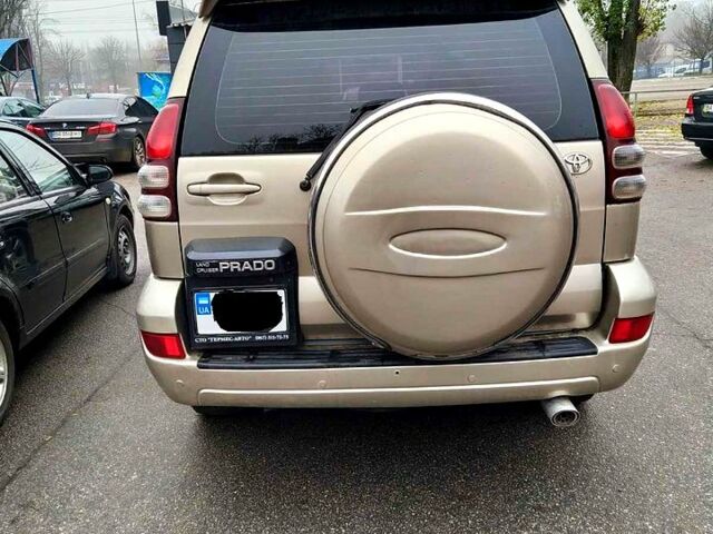 Бежевый Тойота Ленд Крузер, объемом двигателя 4 л и пробегом 330 тыс. км за 12500 $, фото 1 на Automoto.ua