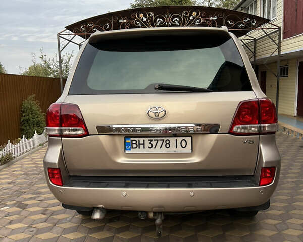 Бежевый Тойота Ленд Крузер, объемом двигателя 4.46 л и пробегом 295 тыс. км за 24000 $, фото 3 на Automoto.ua