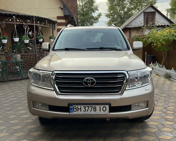 Бежевый Тойота Ленд Крузер, объемом двигателя 4.46 л и пробегом 295 тыс. км за 24000 $, фото 1 на Automoto.ua
