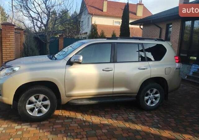 Бежевый Тойота Ленд Крузер, объемом двигателя 2.69 л и пробегом 264 тыс. км за 23000 $, фото 2 на Automoto.ua