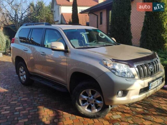 Бежевый Тойота Ленд Крузер, объемом двигателя 2.69 л и пробегом 264 тыс. км за 23000 $, фото 3 на Automoto.ua