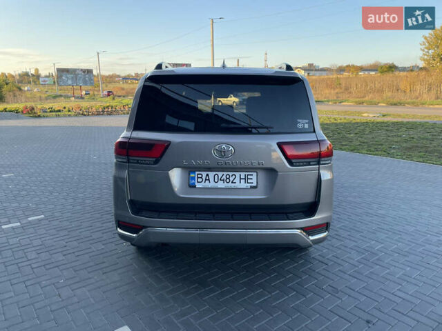 Бежевый Тойота Ленд Крузер, объемом двигателя 3.45 л и пробегом 24 тыс. км за 93000 $, фото 6 на Automoto.ua