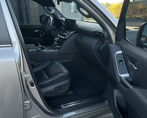 Бежевый Тойота Ленд Крузер, объемом двигателя 3.45 л и пробегом 24 тыс. км за 93000 $, фото 14 на Automoto.ua