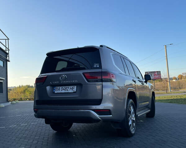 Бежевый Тойота Ленд Крузер, объемом двигателя 3.45 л и пробегом 24 тыс. км за 93000 $, фото 4 на Automoto.ua