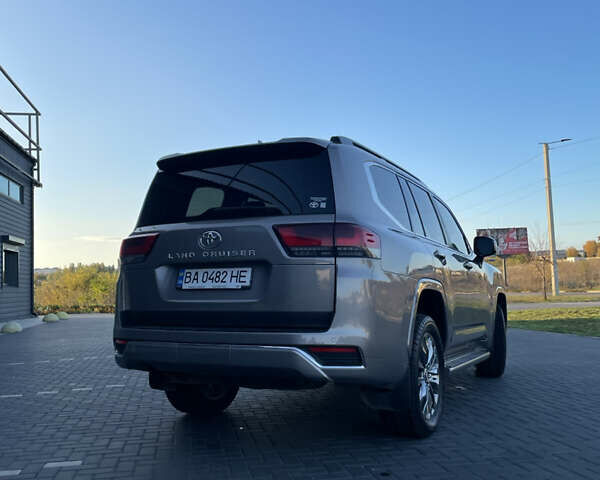 Бежевый Тойота Ленд Крузер, объемом двигателя 3.45 л и пробегом 24 тыс. км за 93000 $, фото 5 на Automoto.ua