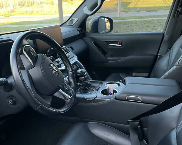 Бежевый Тойота Ленд Крузер, объемом двигателя 3.45 л и пробегом 24 тыс. км за 93000 $, фото 11 на Automoto.ua