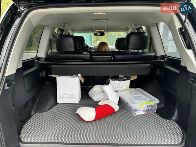 Чорний Тойота Ленд Крузер, об'ємом двигуна 4.5 л та пробігом 302 тис. км за 32000 $, фото 16 на Automoto.ua