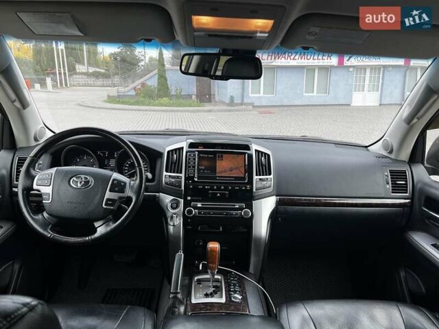 Чорний Тойота Ленд Крузер, об'ємом двигуна 4.5 л та пробігом 302 тис. км за 32000 $, фото 15 на Automoto.ua