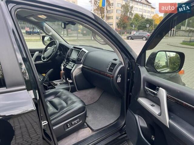 Чорний Тойота Ленд Крузер, об'ємом двигуна 4.5 л та пробігом 302 тис. км за 32000 $, фото 10 на Automoto.ua