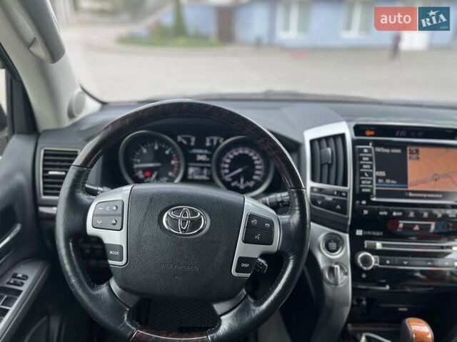 Чорний Тойота Ленд Крузер, об'ємом двигуна 4.5 л та пробігом 302 тис. км за 32000 $, фото 14 на Automoto.ua