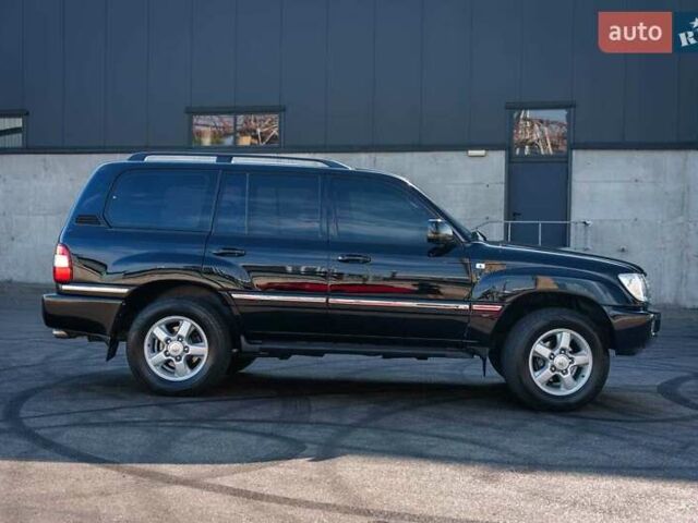 Черный Тойота Ленд Крузер, объемом двигателя 4.7 л и пробегом 369 тыс. км за 25000 $, фото 1 на Automoto.ua