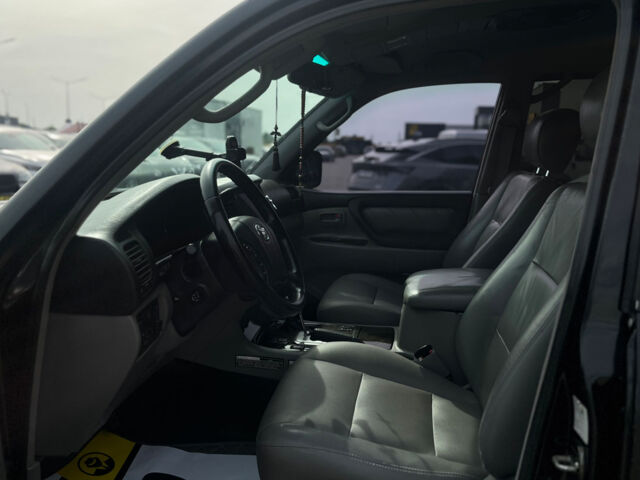 Тойота Ленд Крузер 2003 в Мукачеве на Automoto.ua Черный Тойота Ленд Крузер, объемом двигателя 4.7 л и пробегом 328 тыс. км за 17990 $, фото 9 на Automoto.ua