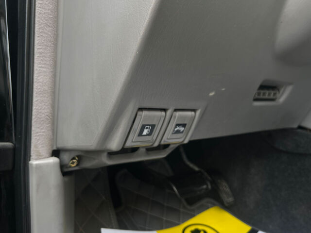 Тойота Ленд Крузер 2003 в Мукачеве на Automoto.ua Черный Тойота Ленд Крузер, объемом двигателя 4.7 л и пробегом 328 тыс. км за 17990 $, фото 14 на Automoto.ua