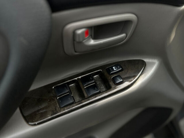 Тойота Ленд Крузер 2003 в Мукачеве на Automoto.ua Черный Тойота Ленд Крузер, объемом двигателя 4.7 л и пробегом 328 тыс. км за 17990 $, фото 12 на Automoto.ua