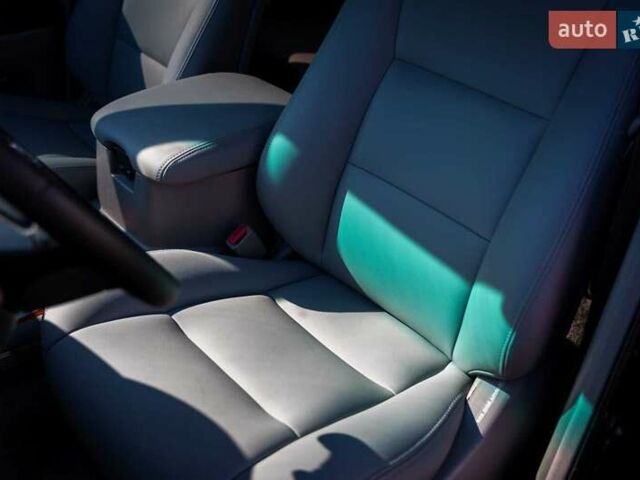 Черный Тойота Ленд Крузер, объемом двигателя 4.7 л и пробегом 369 тыс. км за 25000 $, фото 25 на Automoto.ua