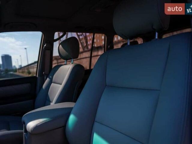 Черный Тойота Ленд Крузер, объемом двигателя 4.7 л и пробегом 369 тыс. км за 25000 $, фото 38 на Automoto.ua