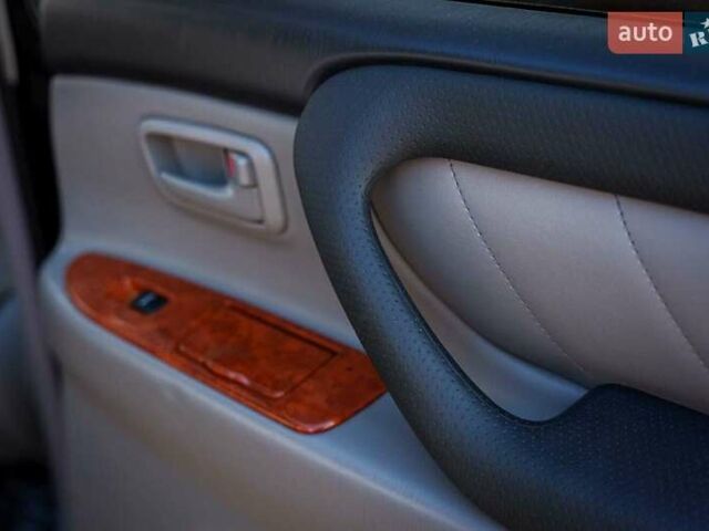 Черный Тойота Ленд Крузер, объемом двигателя 4.7 л и пробегом 369 тыс. км за 25000 $, фото 37 на Automoto.ua