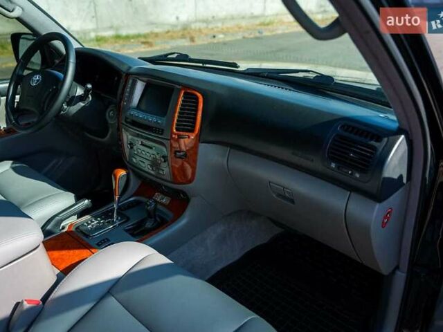 Черный Тойота Ленд Крузер, объемом двигателя 4.7 л и пробегом 369 тыс. км за 25000 $, фото 23 на Automoto.ua