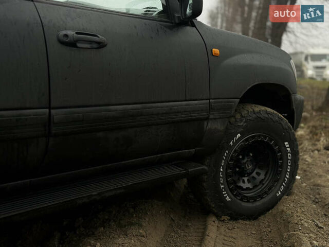 Черный Тойота Ленд Крузер, объемом двигателя 4.16 л и пробегом 400 тыс. км за 15000 $, фото 20 на Automoto.ua