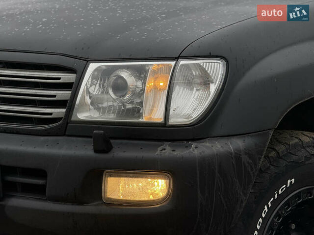 Черный Тойота Ленд Крузер, объемом двигателя 4.16 л и пробегом 400 тыс. км за 15000 $, фото 3 на Automoto.ua