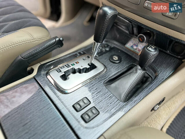 Черный Тойота Ленд Крузер, объемом двигателя 4.16 л и пробегом 560 тыс. км за 18499 $, фото 42 на Automoto.ua