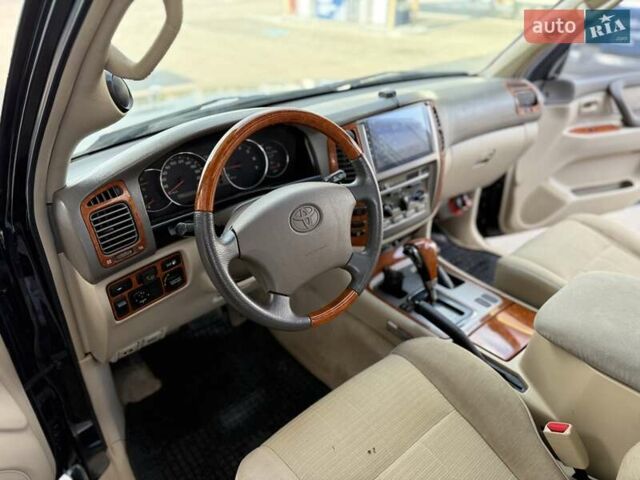 Черный Тойота Ленд Крузер, объемом двигателя 4.5 л и пробегом 290 тыс. км за 13200 $, фото 12 на Automoto.ua
