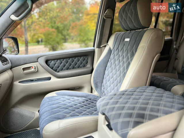 Черный Тойота Ленд Крузер, объемом двигателя 4.16 л и пробегом 560 тыс. км за 18499 $, фото 29 на Automoto.ua