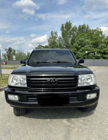 Черный Тойота Ленд Крузер, объемом двигателя 4.7 л и пробегом 286 тыс. км за 16000 $, фото 1 на Automoto.ua