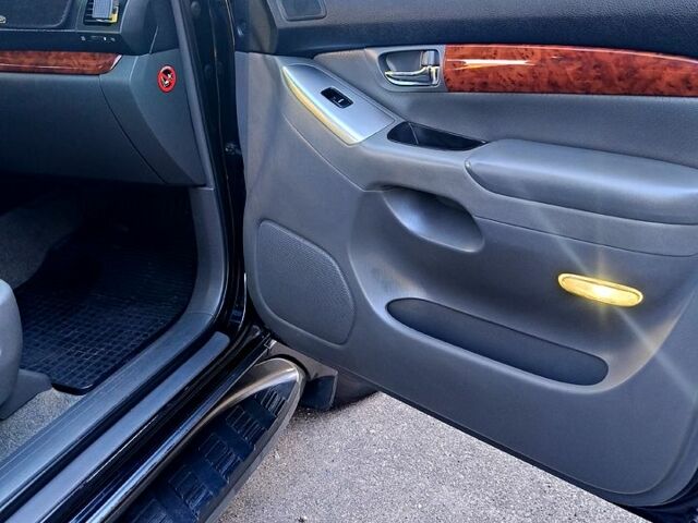 Чорний Тойота Ленд Крузер, об'ємом двигуна 4 л та пробігом 200 тис. км за 16000 $, фото 13 на Automoto.ua