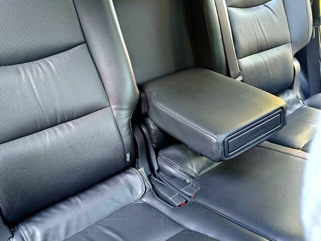 Чорний Тойота Ленд Крузер, об'ємом двигуна 4 л та пробігом 200 тис. км за 16000 $, фото 9 на Automoto.ua