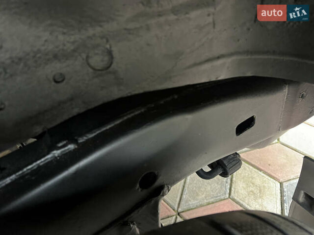 Черный Тойота Ленд Крузер, объемом двигателя 4.5 л и пробегом 297 тыс. км за 27900 $, фото 50 на Automoto.ua