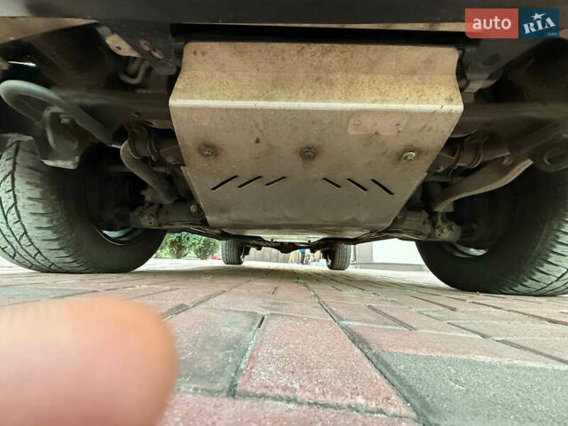 Черный Тойота Ленд Крузер, объемом двигателя 4.66 л и пробегом 245 тыс. км за 21999 $, фото 22 на Automoto.ua