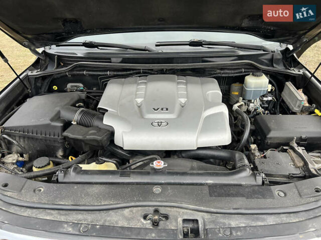 Чорний Тойота Ленд Крузер, об'ємом двигуна 4.7 л та пробігом 291 тис. км за 22800 $, фото 22 на Automoto.ua
