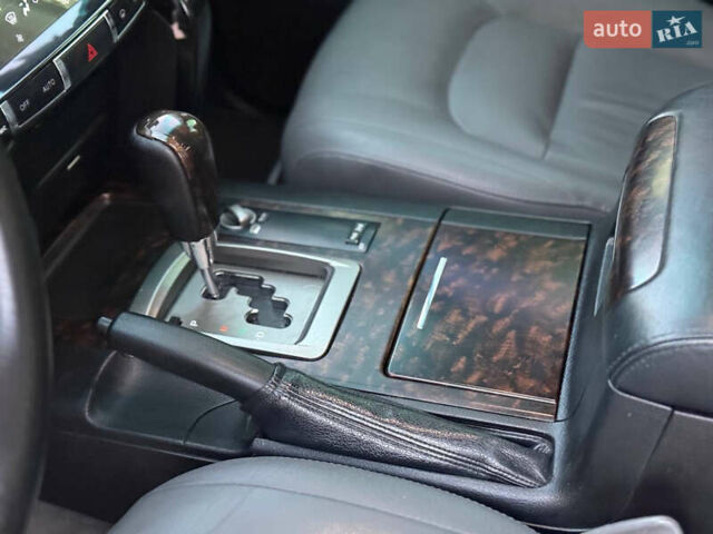 Черный Тойота Ленд Крузер, объемом двигателя 4.66 л и пробегом 245 тыс. км за 21999 $, фото 10 на Automoto.ua