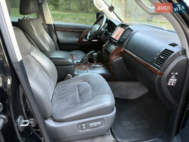 Чорний Тойота Ленд Крузер, об'ємом двигуна 4.66 л та пробігом 265 тис. км за 21500 $, фото 18 на Automoto.ua