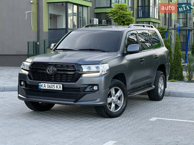 Чорний Тойота Ленд Крузер, об'ємом двигуна 4.66 л та пробігом 310 тис. км за 23900 $, фото 1 на Automoto.ua