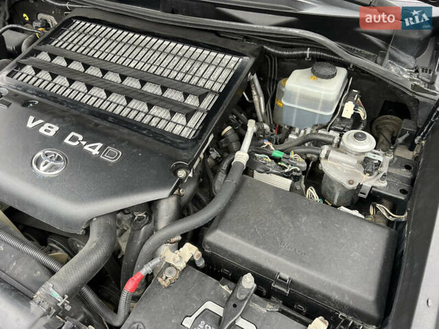 Черный Тойота Ленд Крузер, объемом двигателя 4.5 л и пробегом 297 тыс. км за 27900 $, фото 76 на Automoto.ua