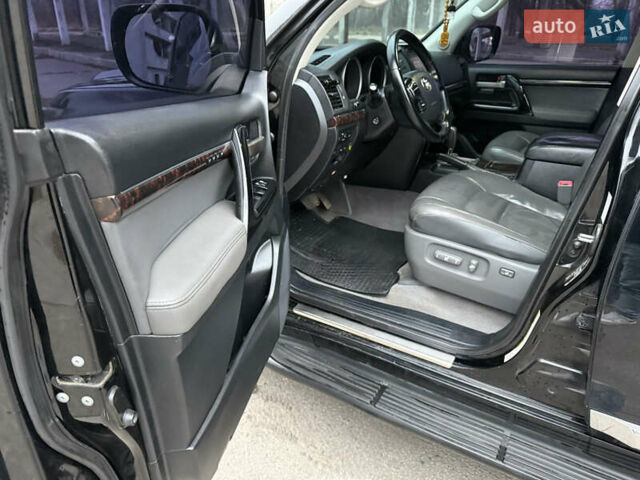 Черный Тойота Ленд Крузер, объемом двигателя 4.66 л и пробегом 315 тыс. км за 28500 $, фото 14 на Automoto.ua