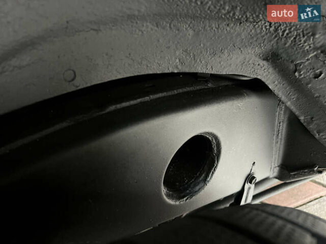 Черный Тойота Ленд Крузер, объемом двигателя 4.5 л и пробегом 297 тыс. км за 27900 $, фото 59 на Automoto.ua