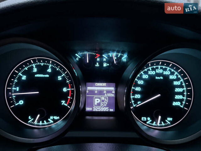 Черный Тойота Ленд Крузер, объемом двигателя 4.66 л и пробегом 315 тыс. км за 28500 $, фото 20 на Automoto.ua